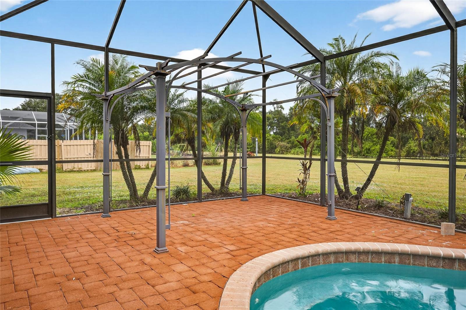 Image 44 of 64 For 14743 1st Avenue E