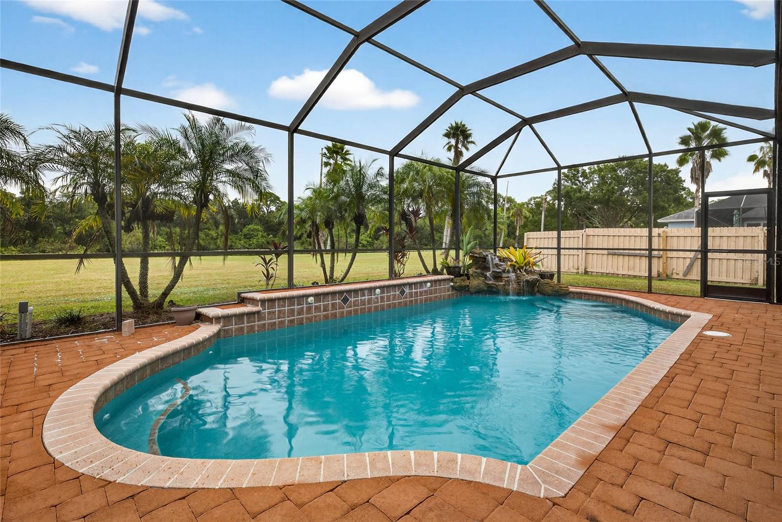 Image 46 of 64 For 14743 1st Avenue E