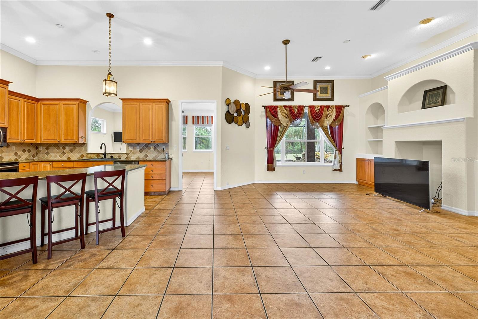 Image 6 of 64 For 14743 1st Avenue E