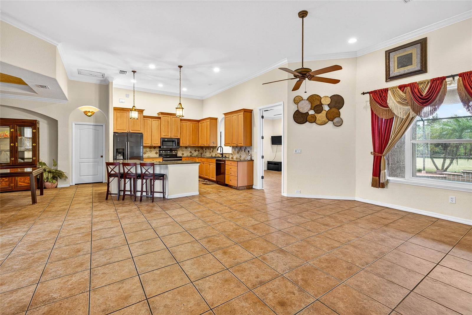 Image 8 of 64 For 14743 1st Avenue E