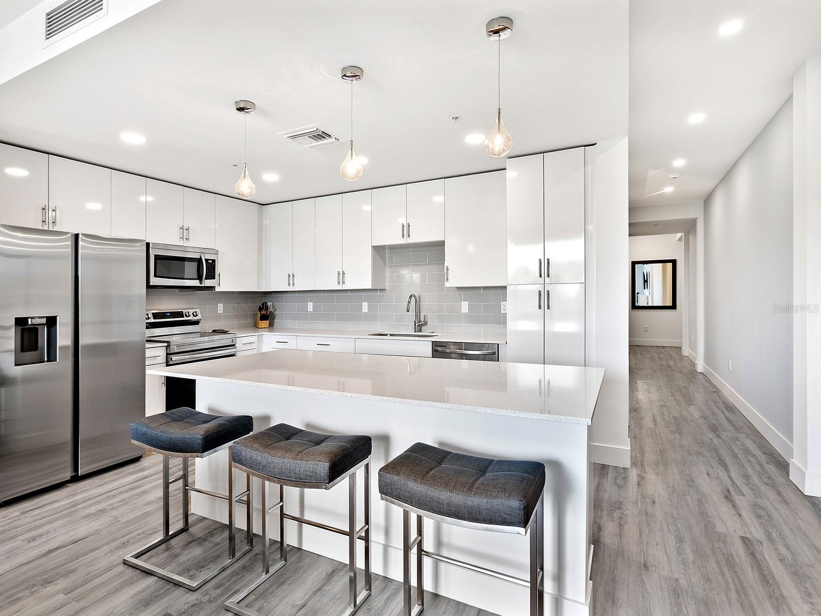 Image 18 of 45 For 1709 Tamiami Trail 318