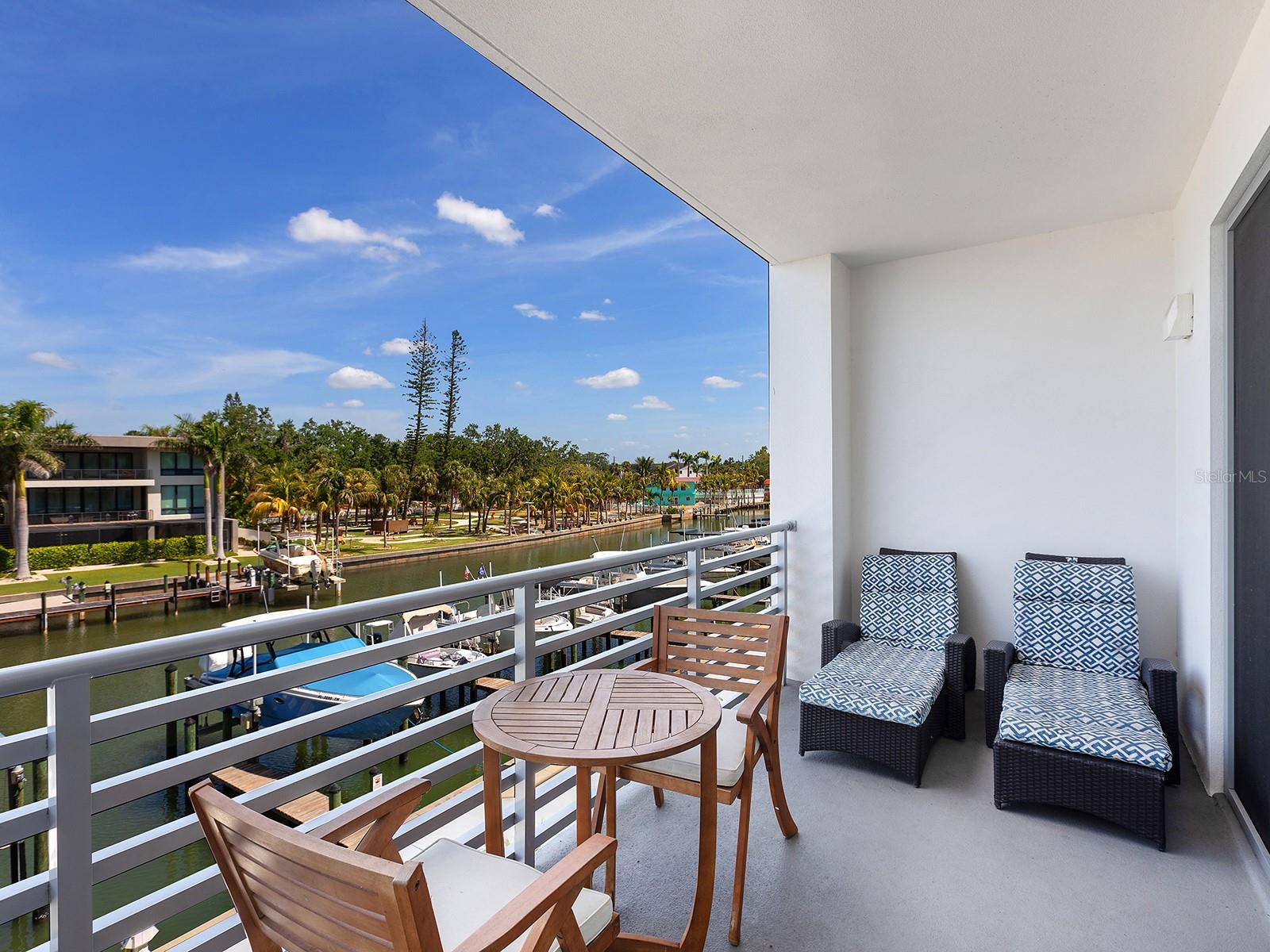 Image 23 of 45 For 1709 Tamiami Trail 318