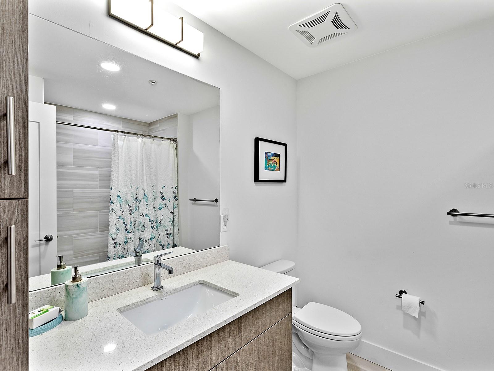 Image 30 of 45 For 1709 Tamiami Trail 318