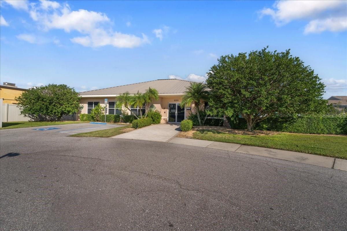 Image 22 of 31 For 6128 7th Avenue W 6128