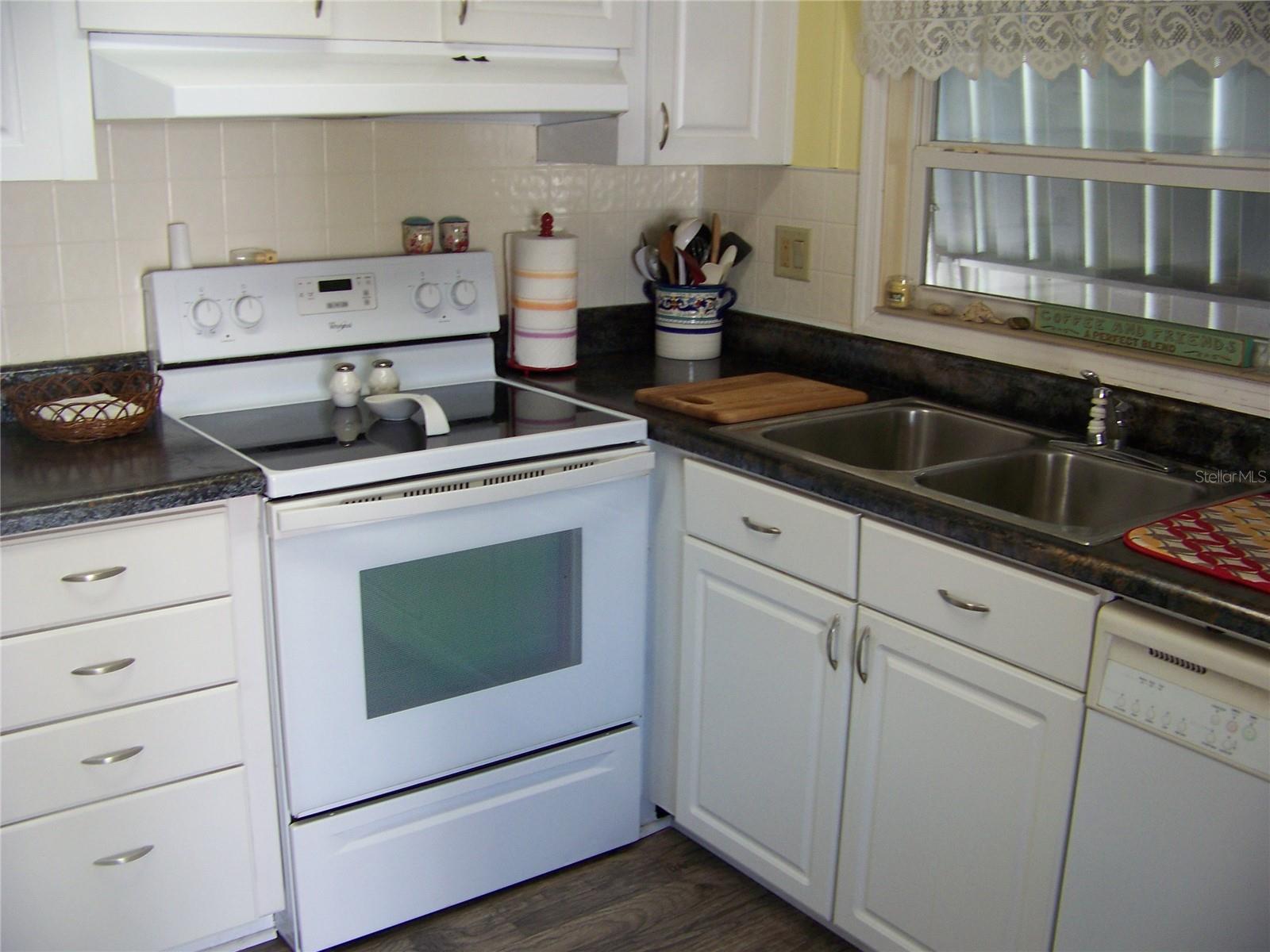 Image 18 of 58 For 15550 Burnt Store Road 210