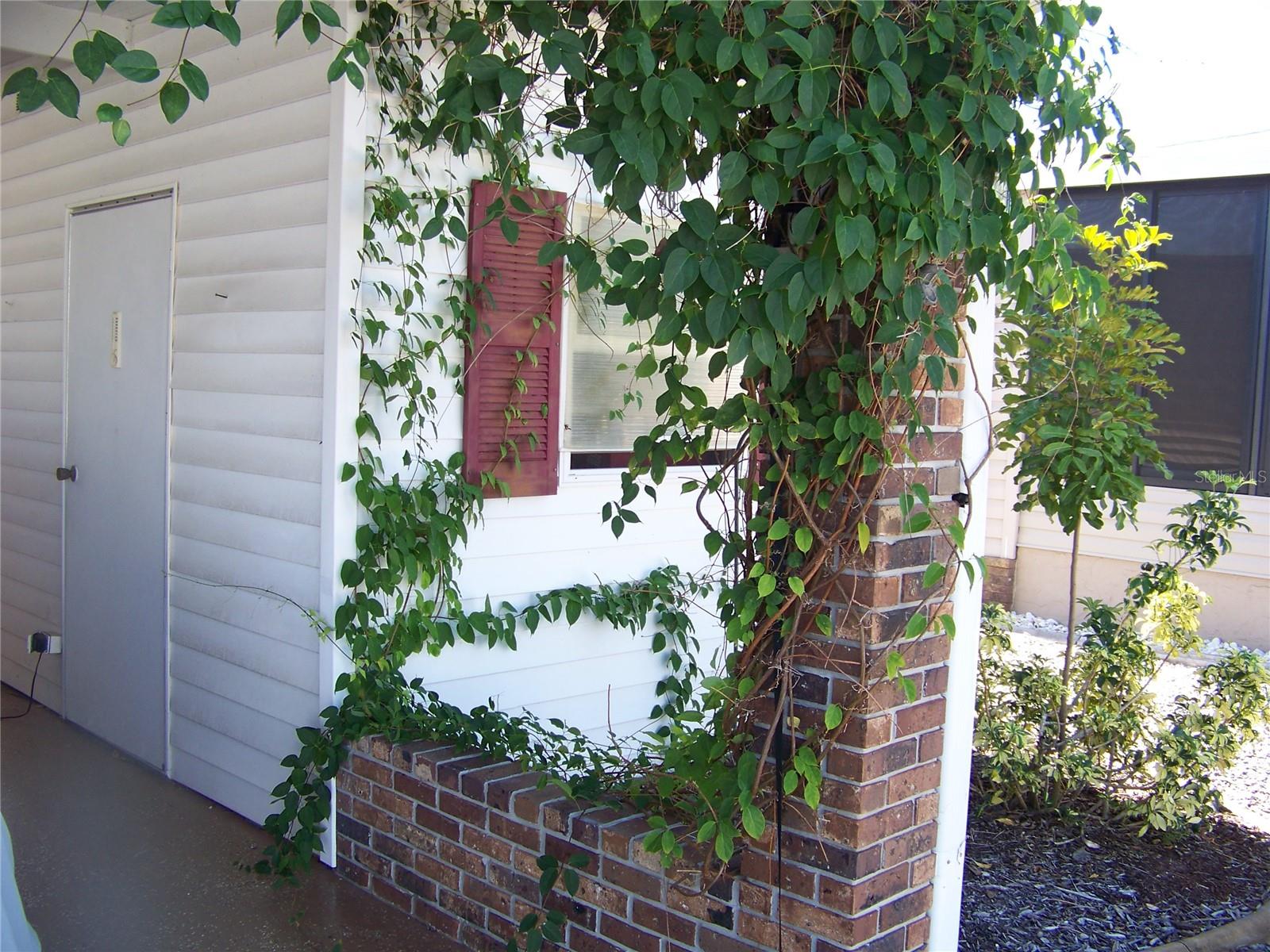 Image 5 of 58 For 15550 Burnt Store Road 210