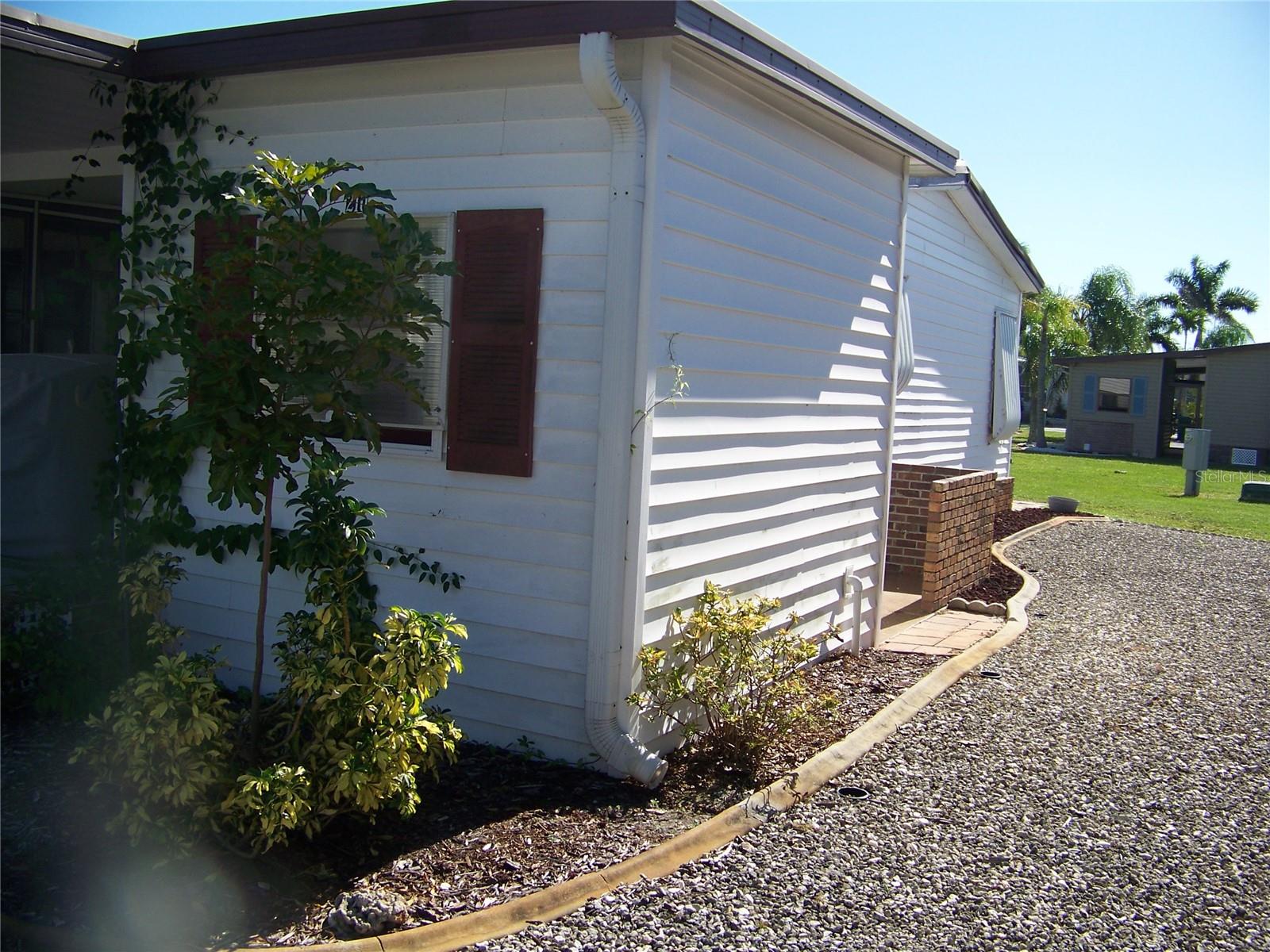 Image 7 of 58 For 15550 Burnt Store Road 210