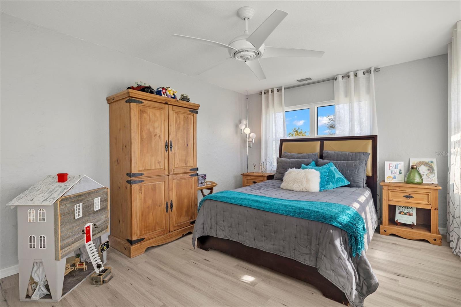 Listing photo id 24 for 2222 Mcclelland Drive