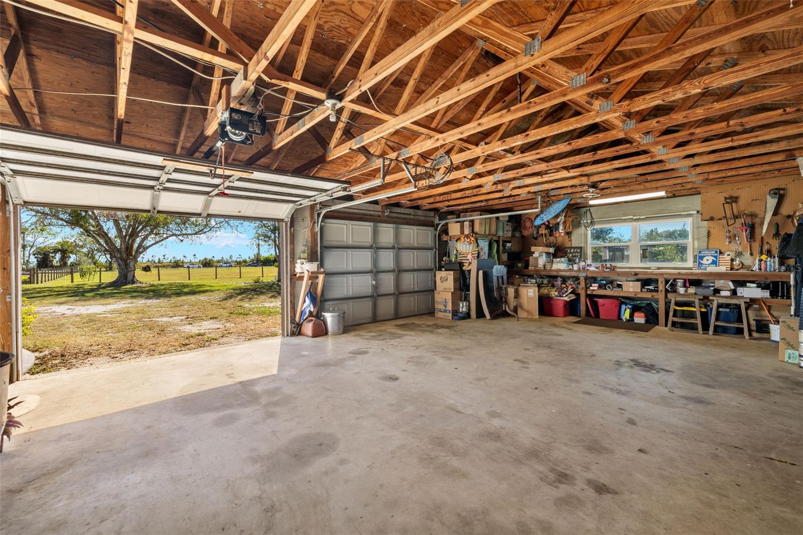 Listing photo id 35 for 2222 Mcclelland Drive