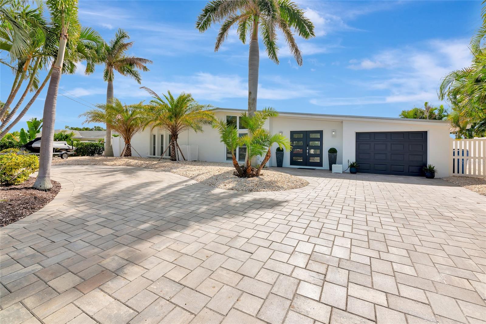 Image 2 of 92 For 9923 Spoonbill Road E