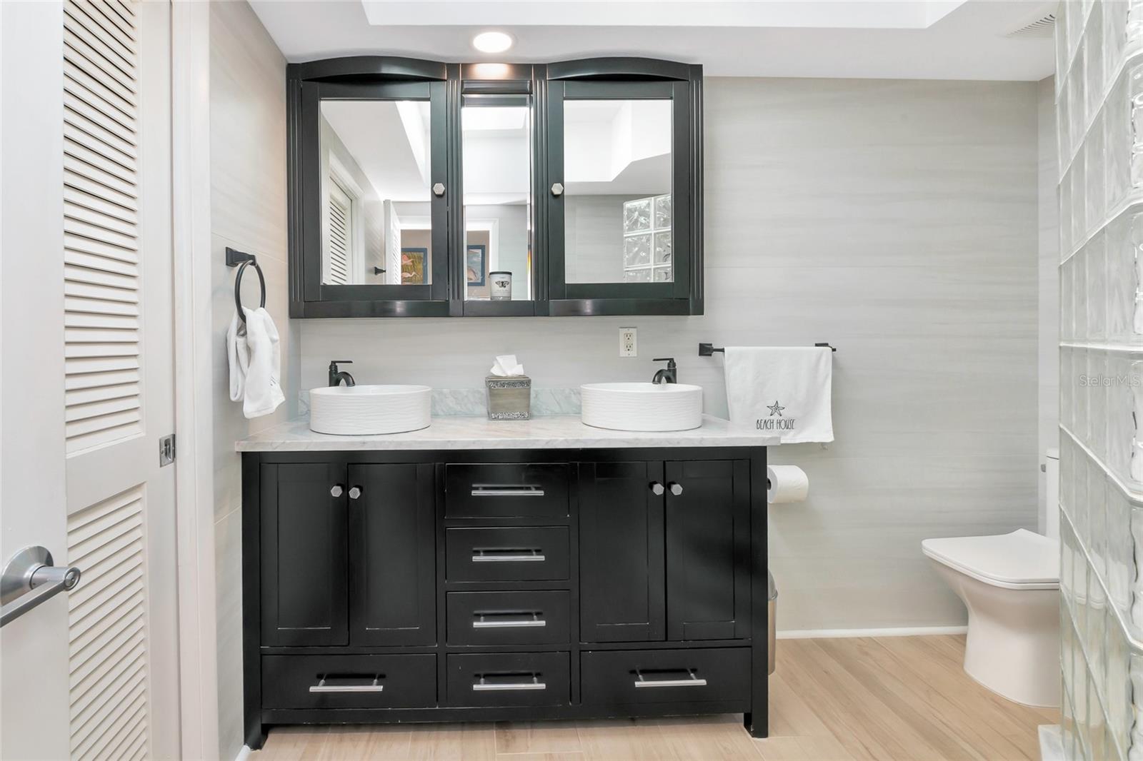 Image 33 of 92 For 9923 Spoonbill Road E