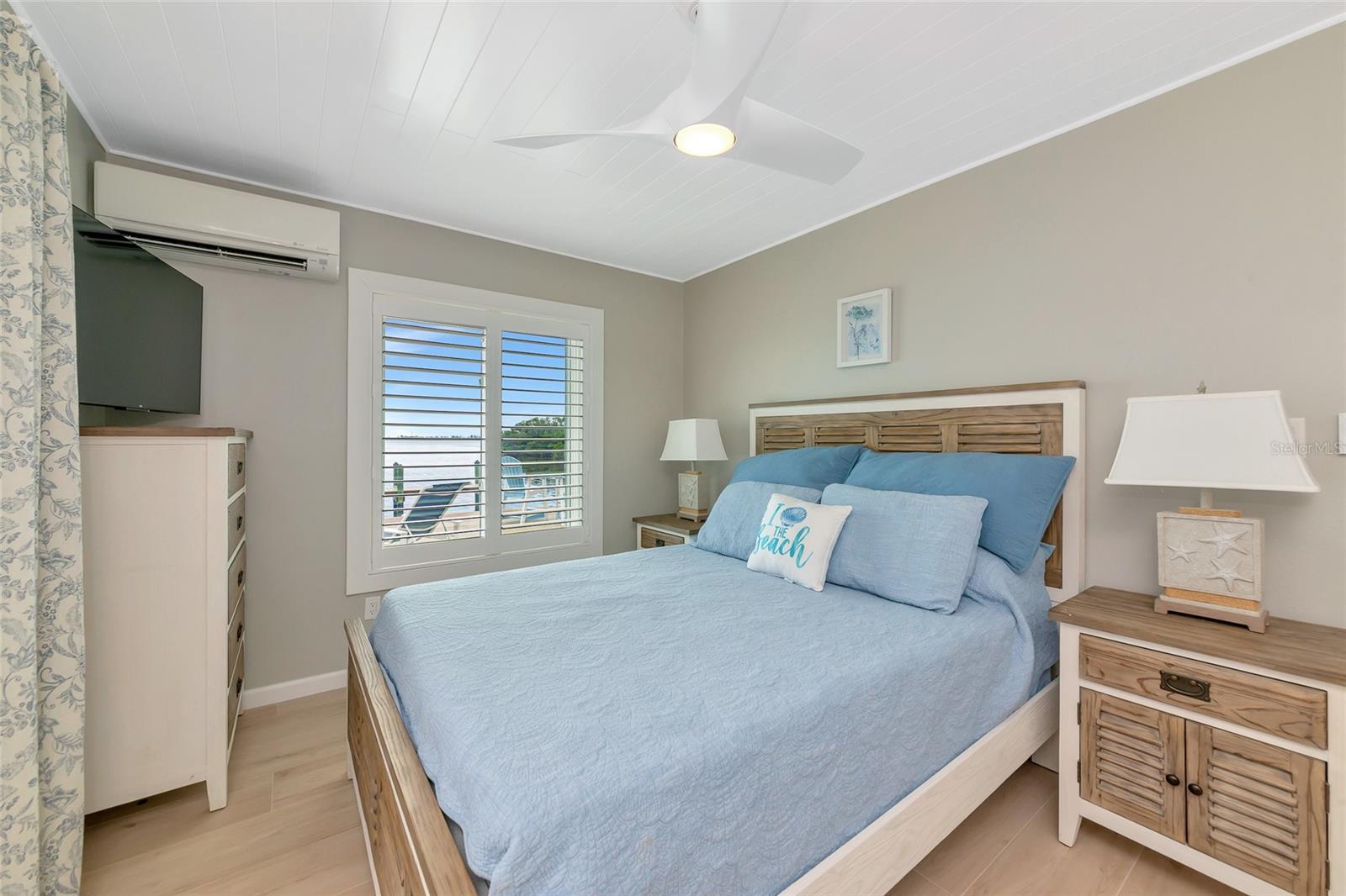 Image 43 of 92 For 9923 Spoonbill Road E