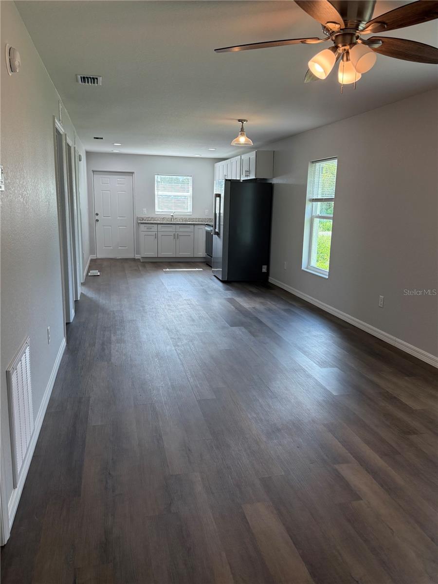 Image 6 of 10 For 1198 Mills Avenue