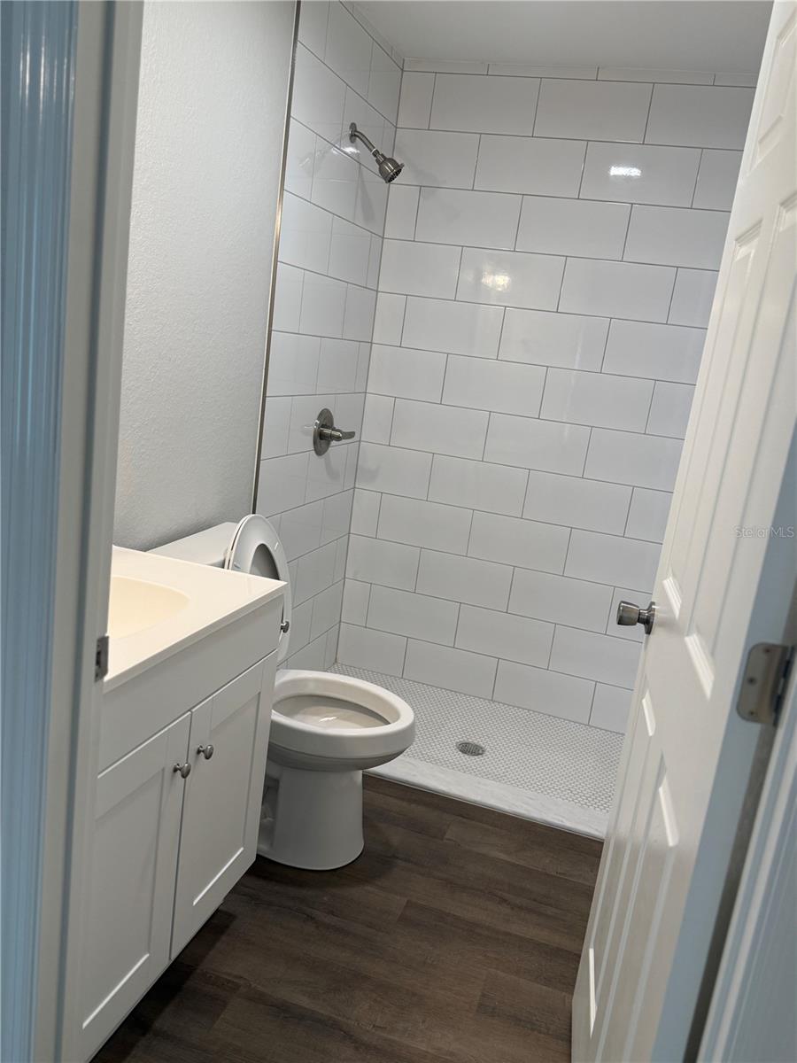 Image 9 of 10 For 1198 Mills Avenue