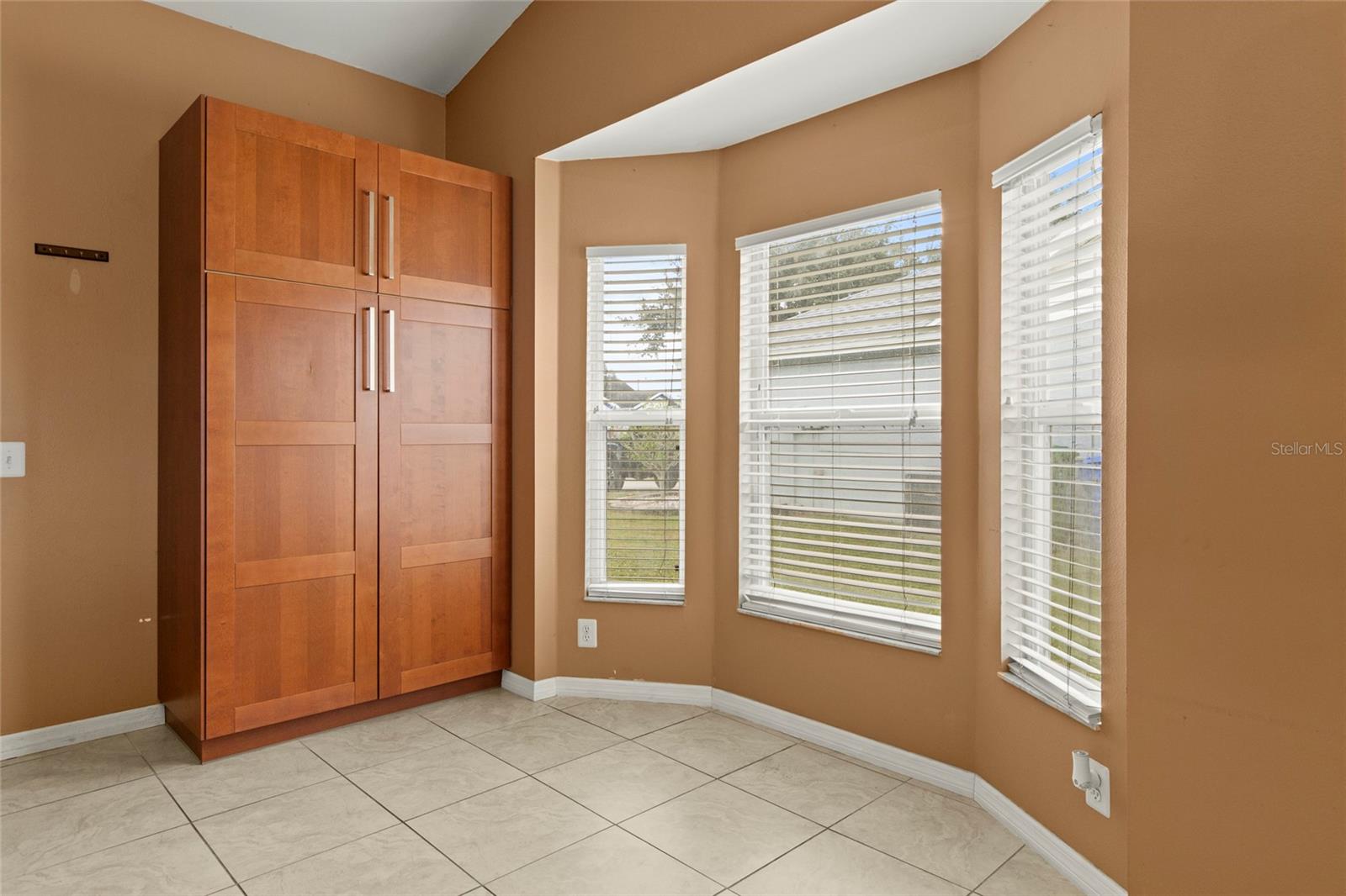 Image 17 of 43 For 1208 50th Street E