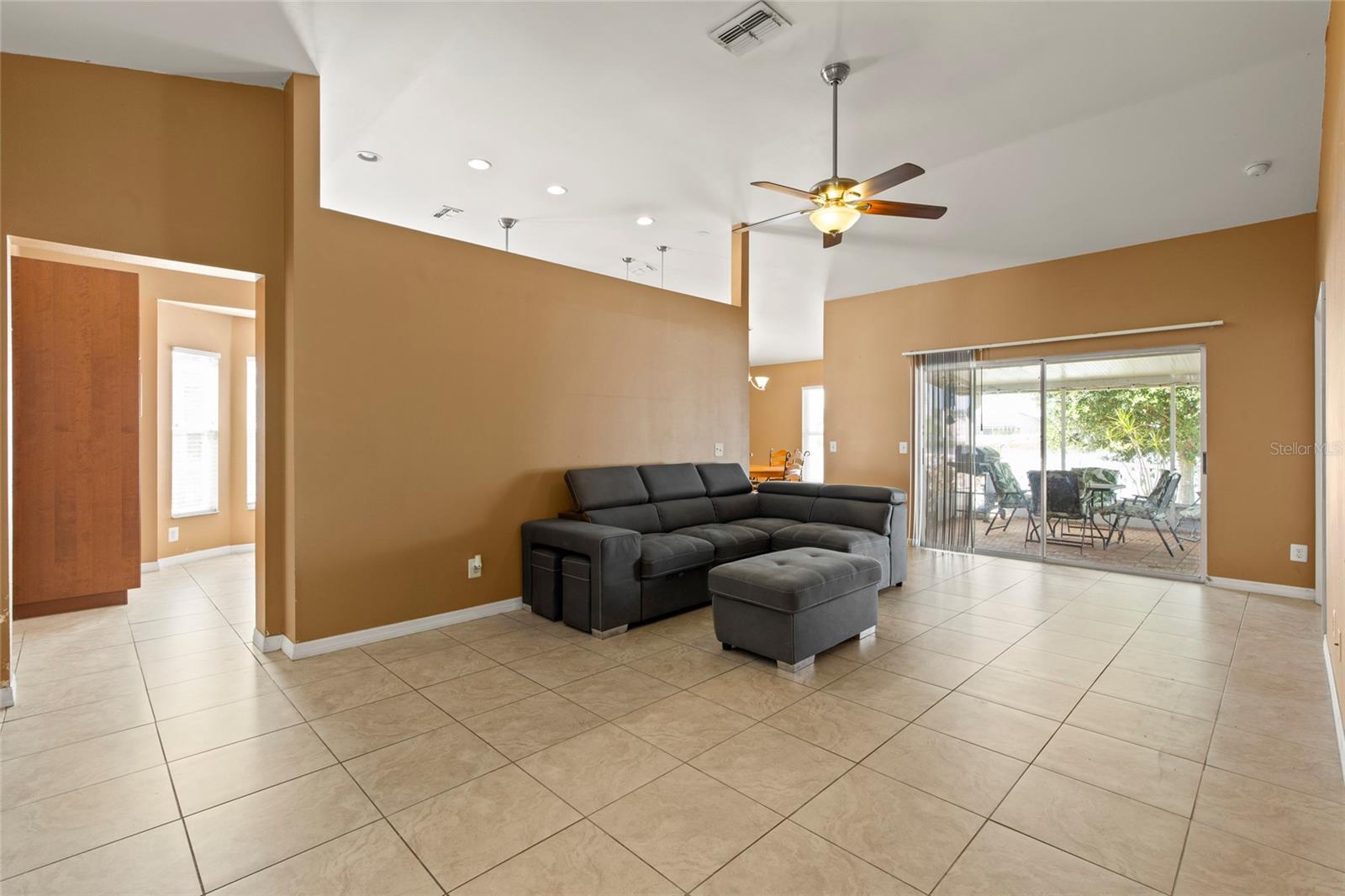 Image 9 of 43 For 1208 50th Street E