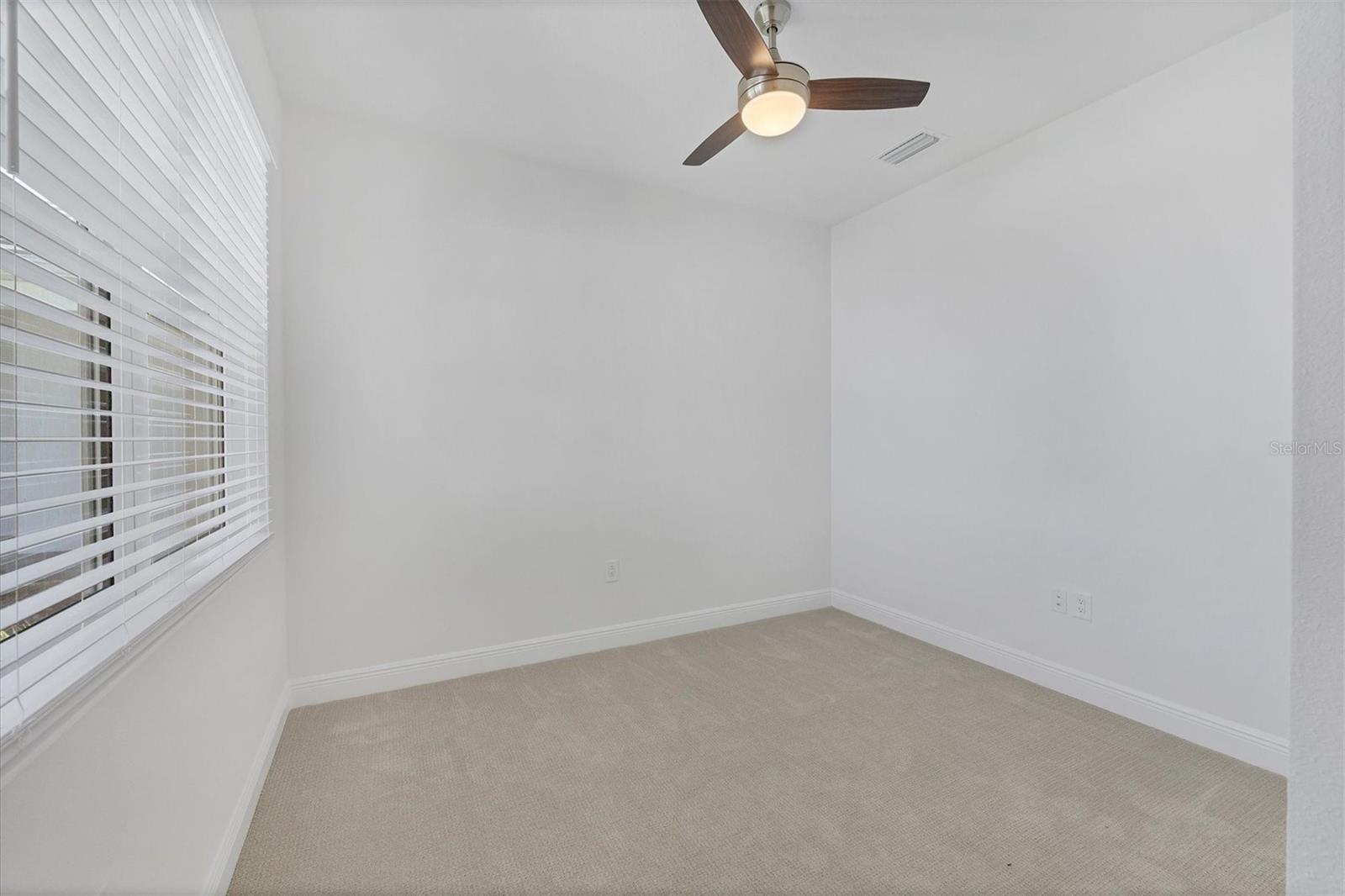 Image 21 of 60 For 1019 Waterline Court