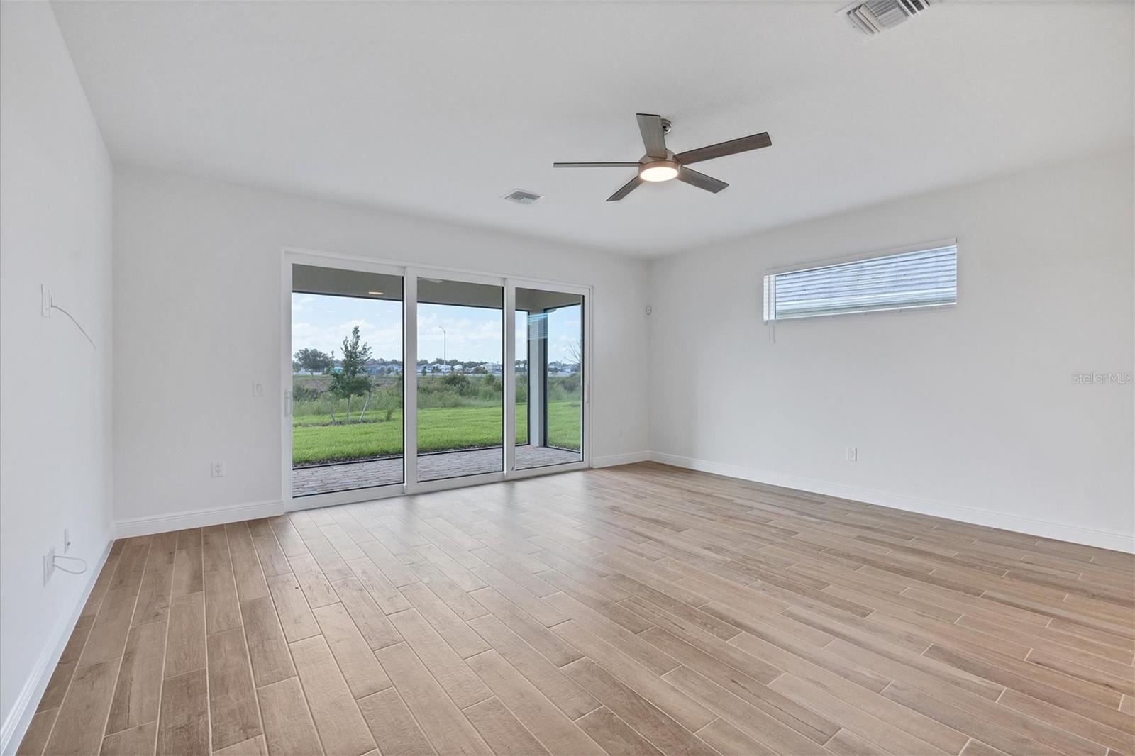 Image 6 of 60 For 1019 Waterline Court