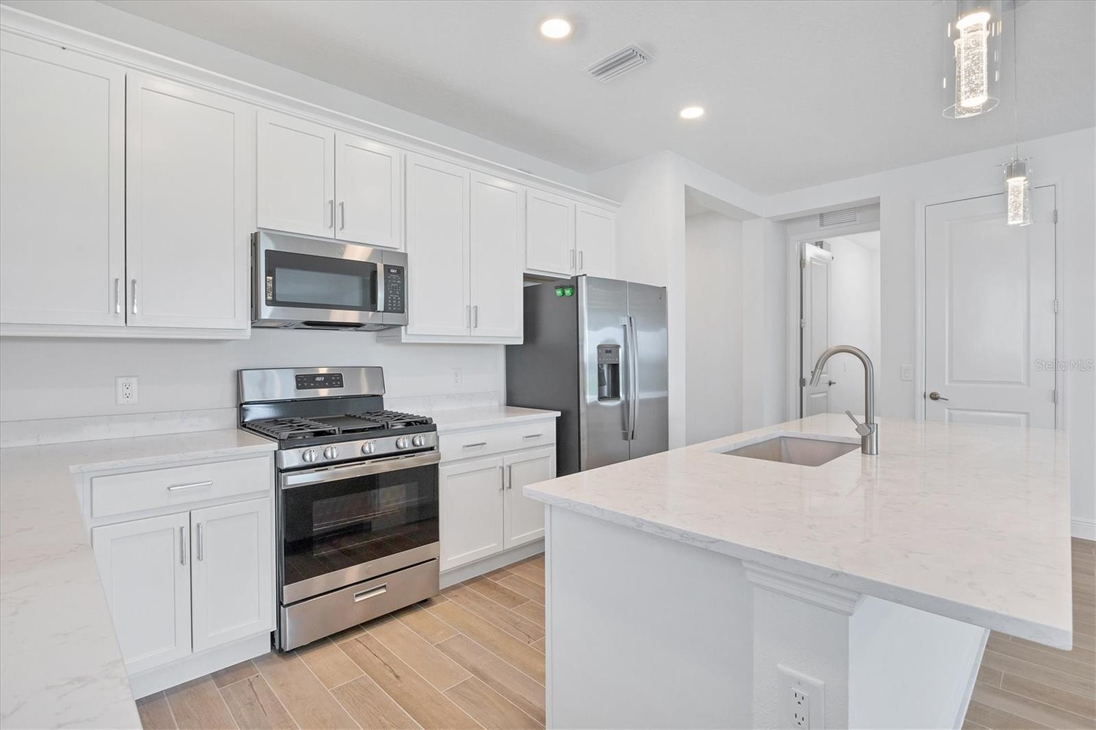 Image 9 of 60 For 1019 Waterline Court