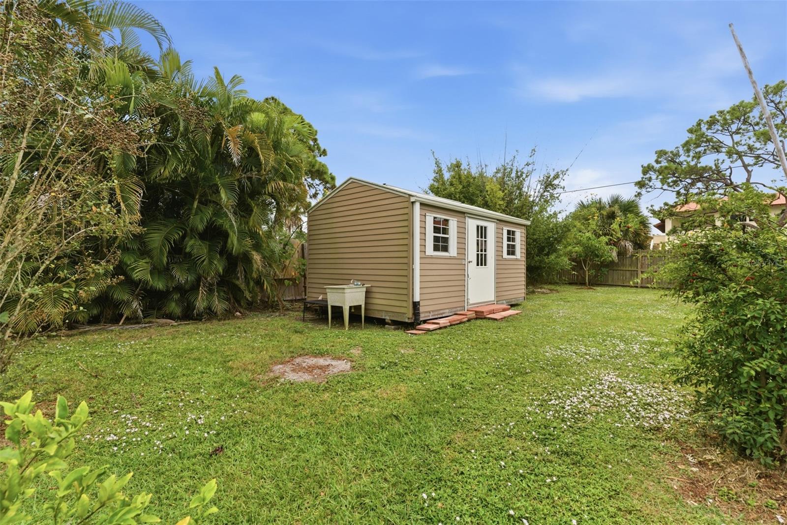 Image 31 of 47 For 857 Palmetto Street