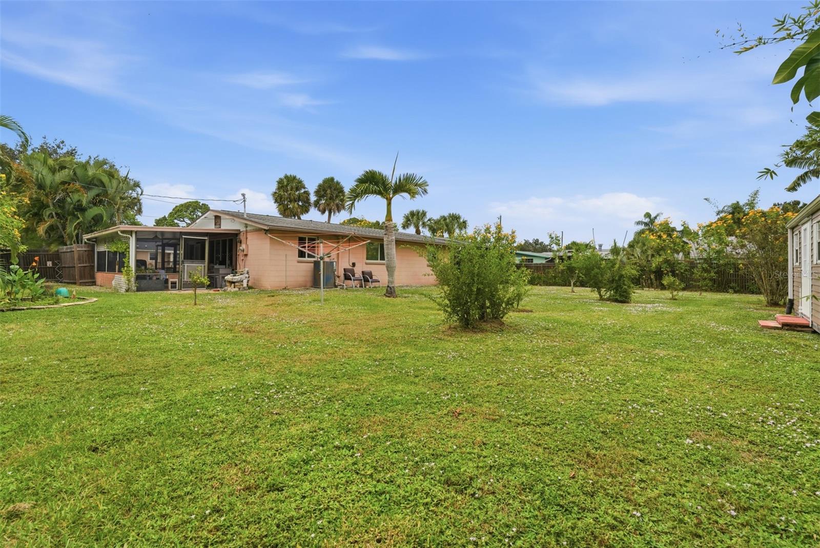 Image 32 of 47 For 857 Palmetto Street