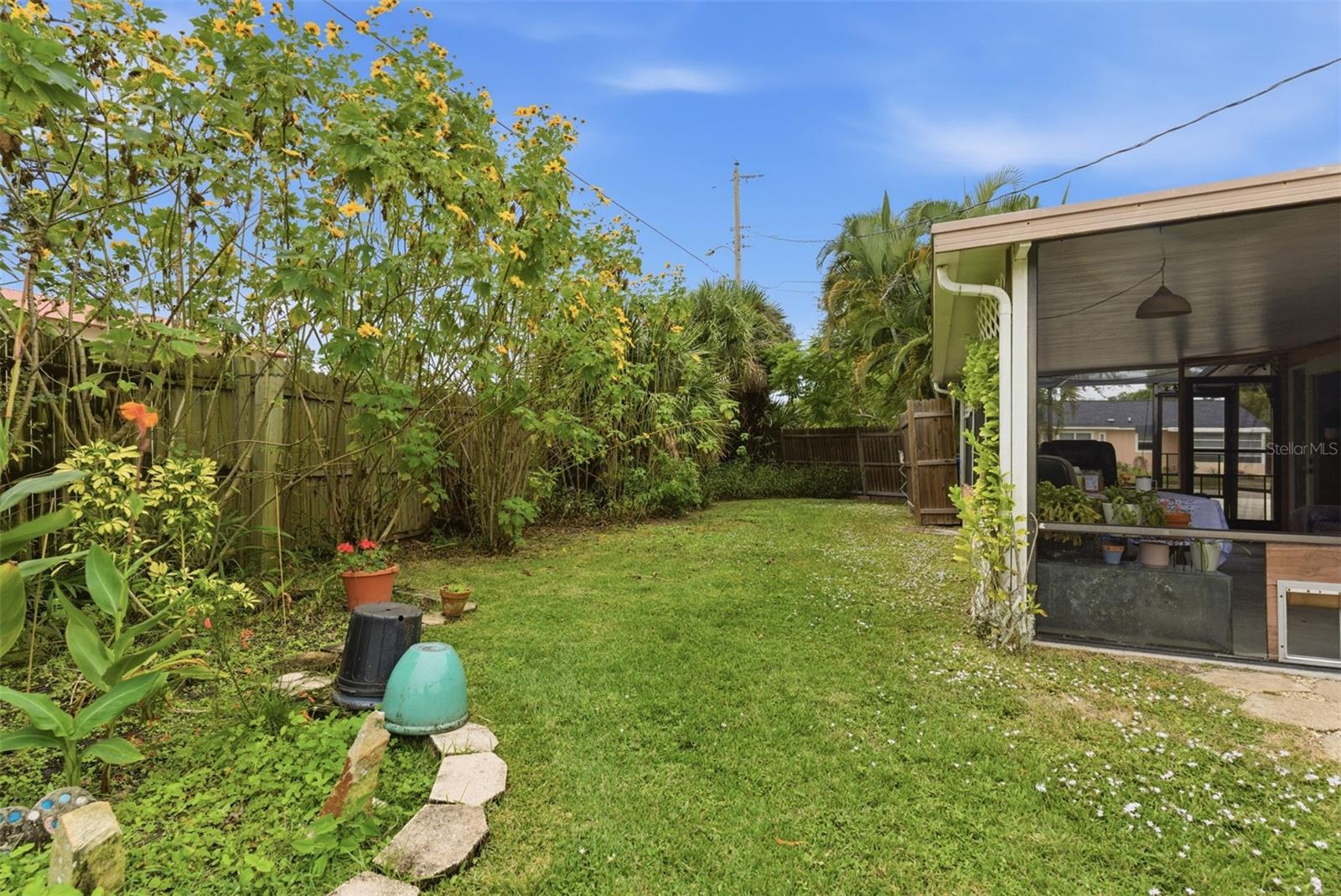 Image 33 of 47 For 857 Palmetto Street