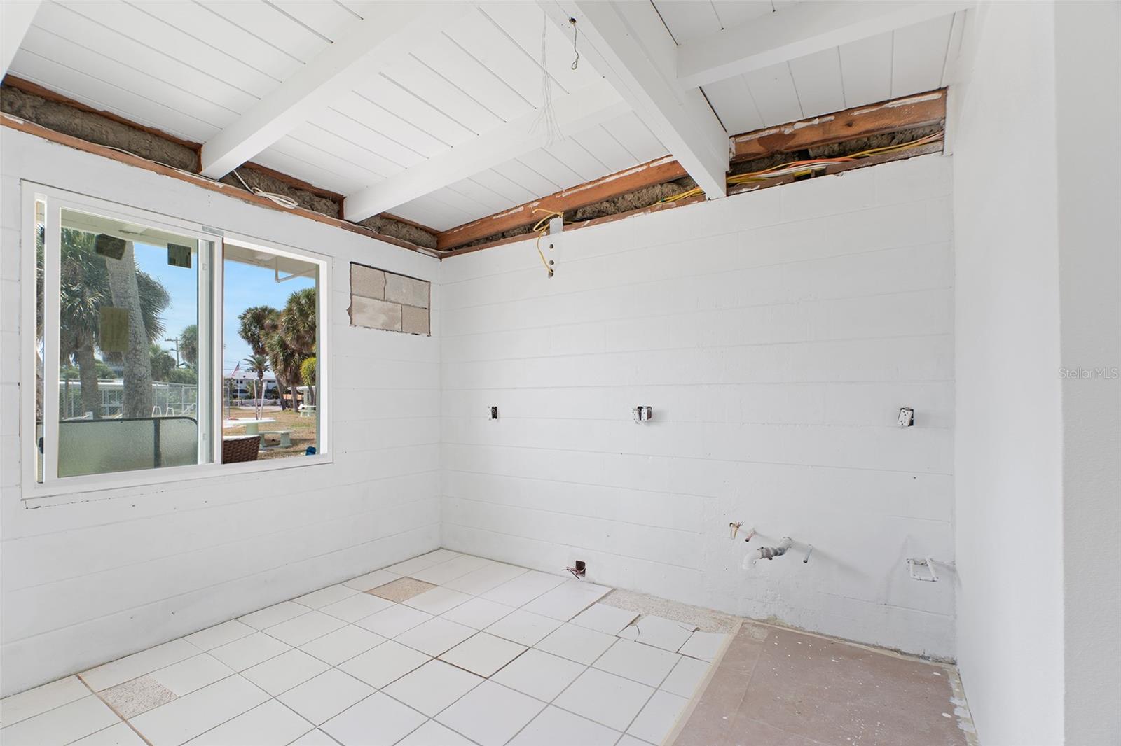 Image 12 of 36 For 1385 Gulf Boulevard 10