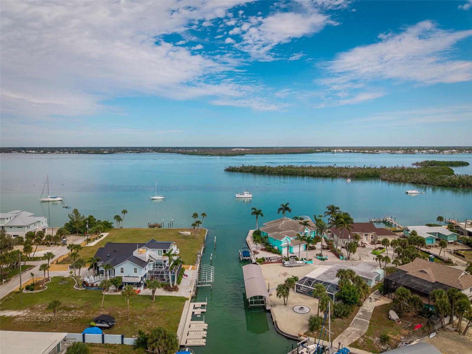 Image 18 of 36 For 1385 Gulf Boulevard 10