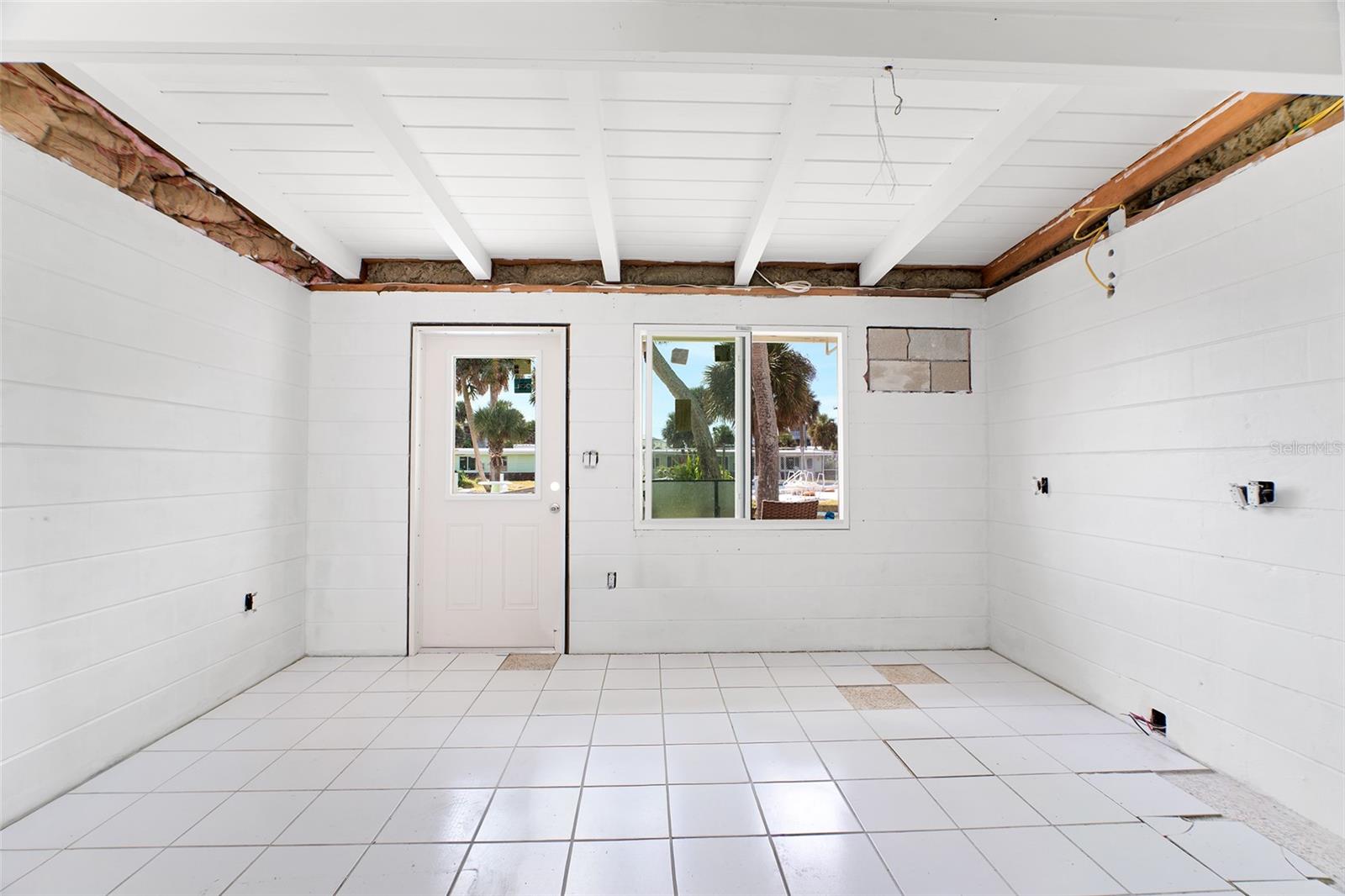 Image 7 of 36 For 1385 Gulf Boulevard 10