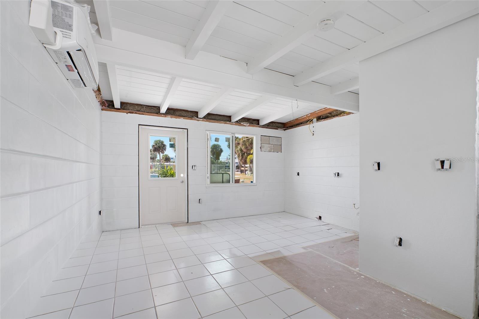 Image 8 of 36 For 1385 Gulf Boulevard 10