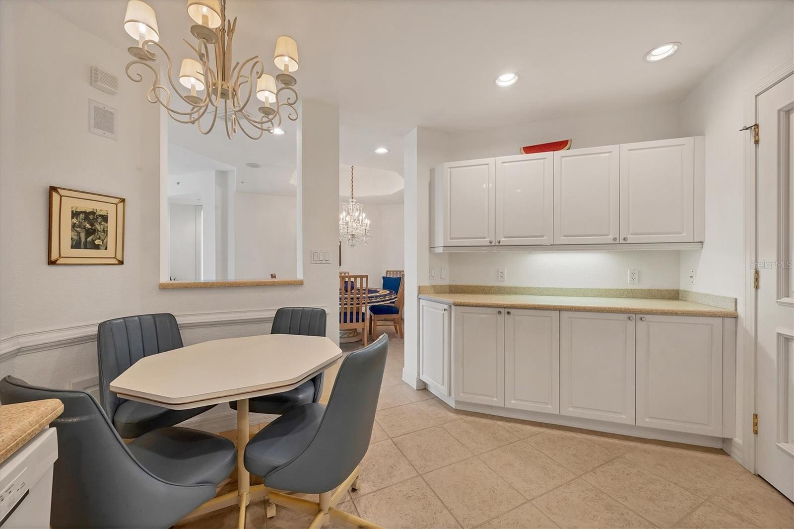 Image 11 of 57 For 340 Palm Avenue 32