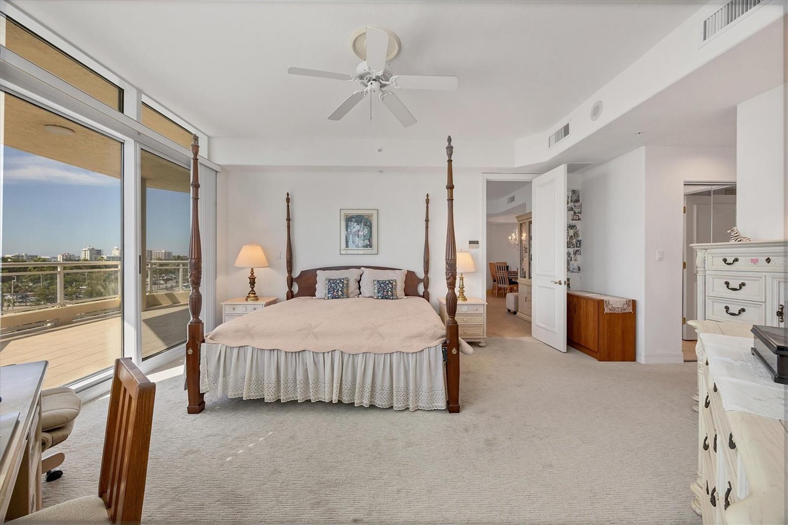 Image 16 of 57 For 340 Palm Avenue 32