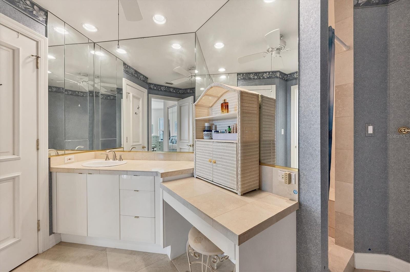 Image 20 of 57 For 340 Palm Avenue 32