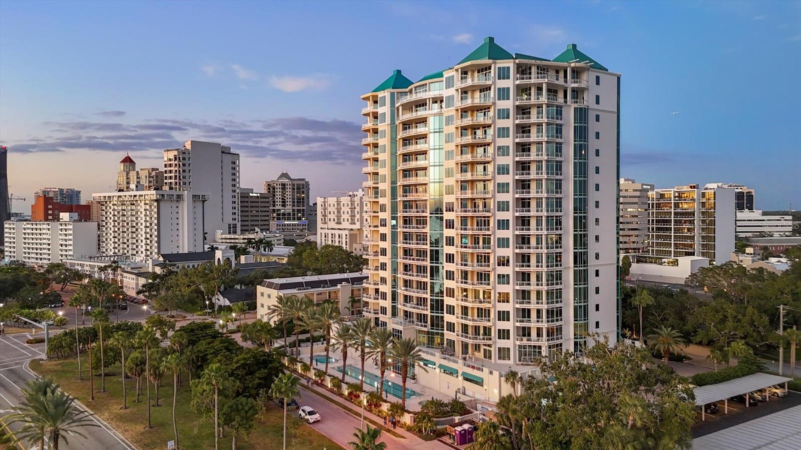 Image 25 of 57 For 340 Palm Avenue 32