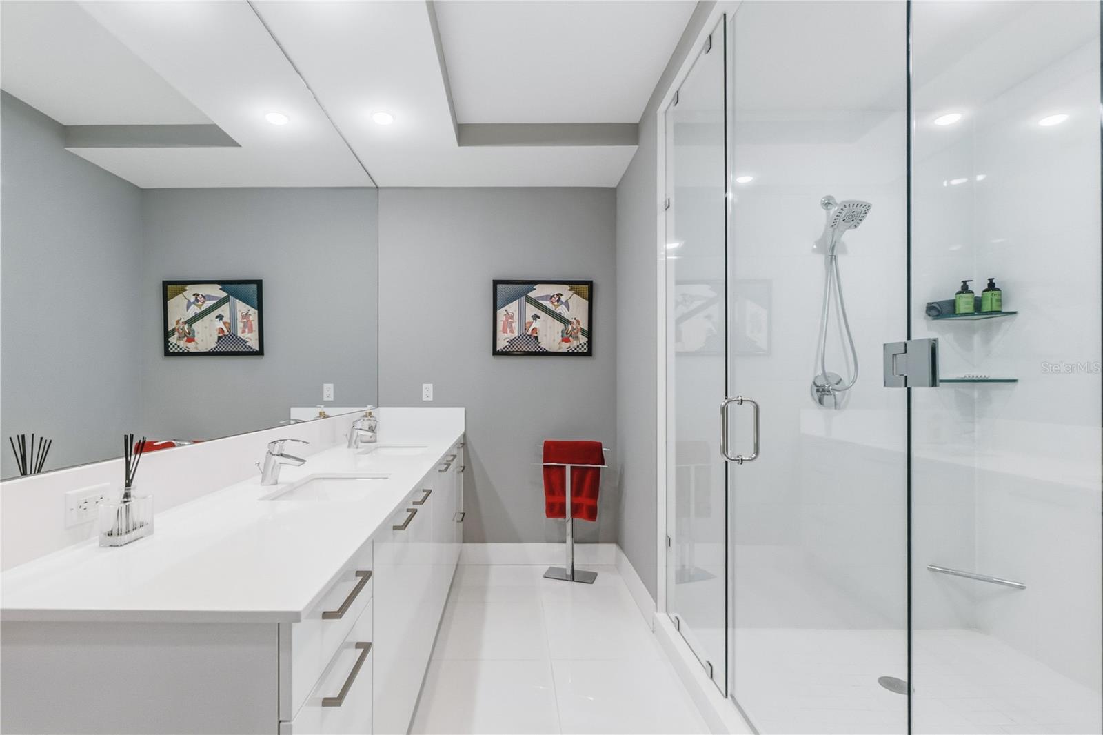 Image 14 of 42 For 111 Pineapple Avenue 905