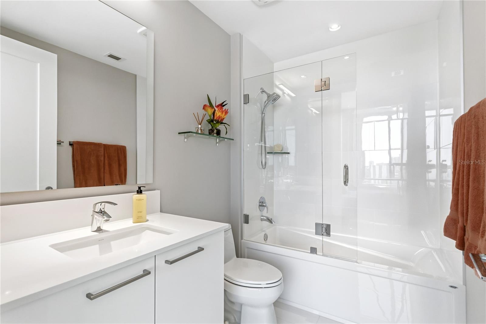 Image 18 of 42 For 111 Pineapple Avenue 905