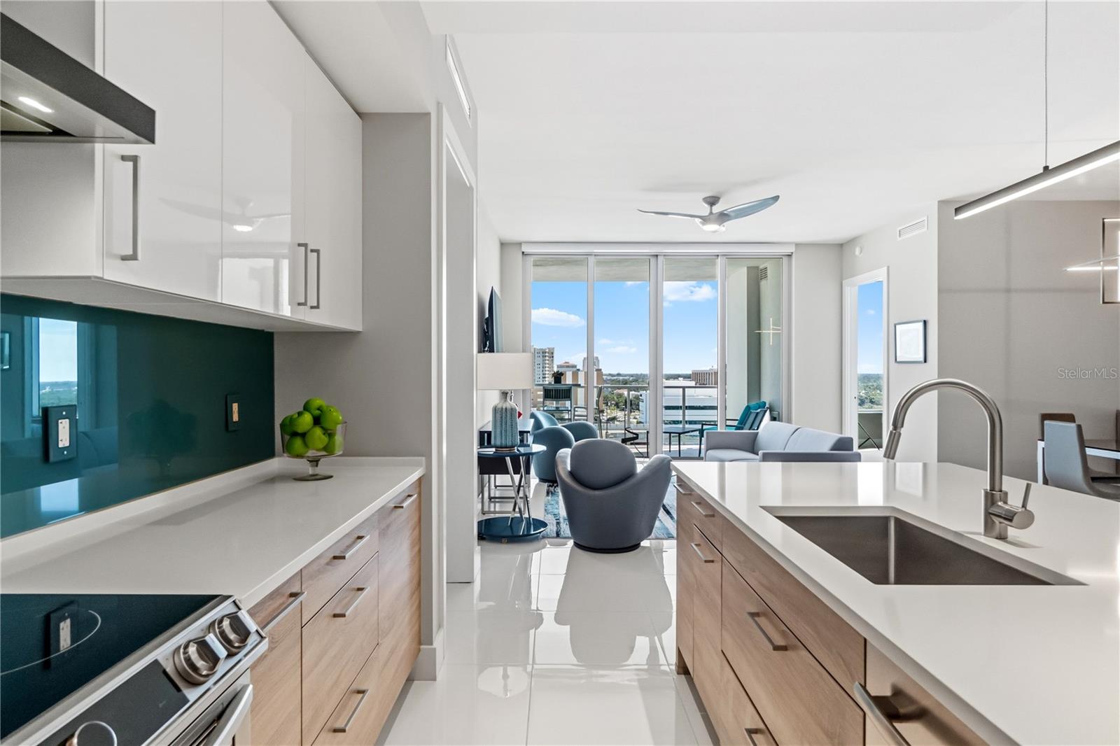 Image 4 of 42 For 111 Pineapple Avenue 905