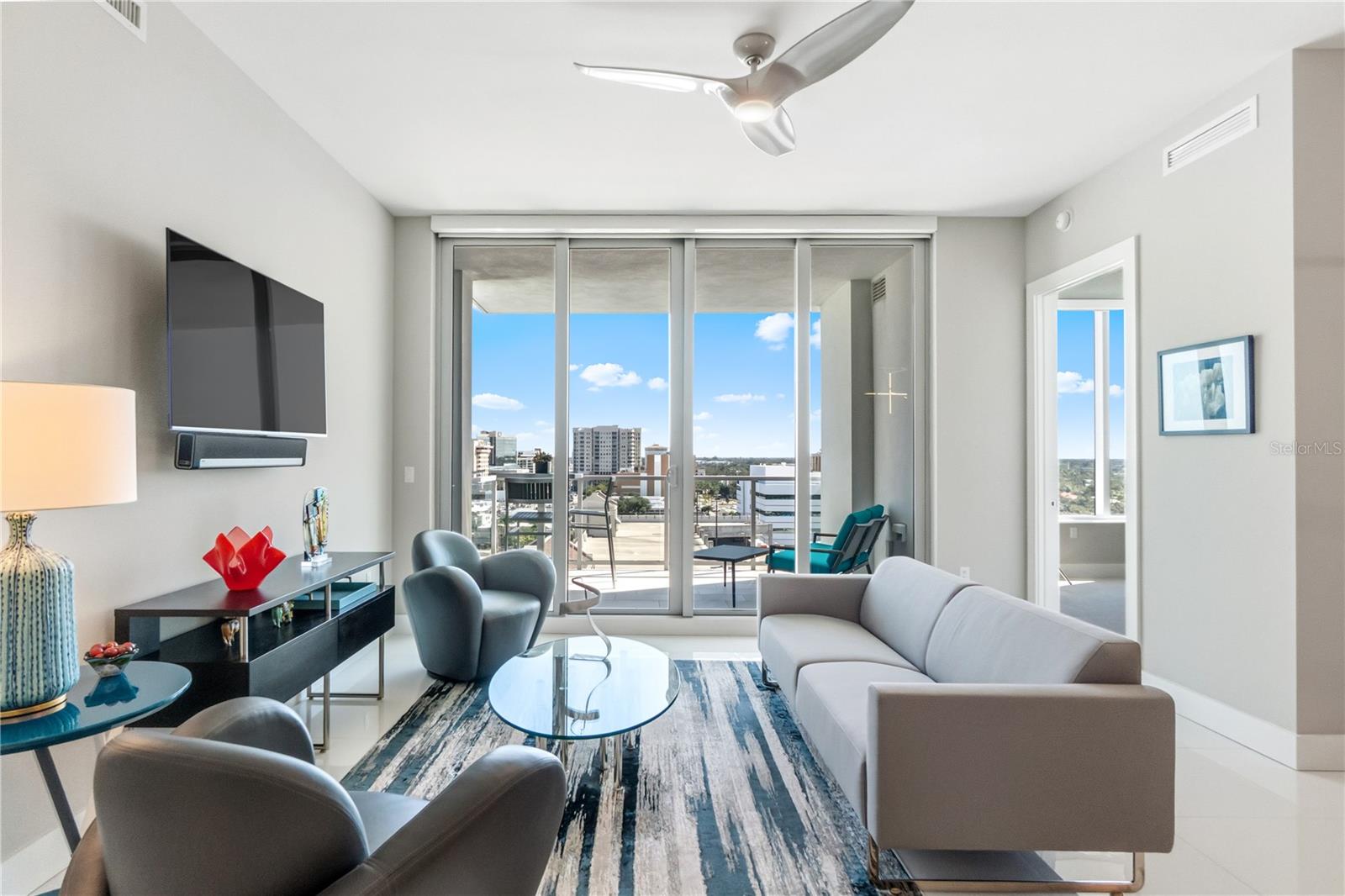 Image 5 of 42 For 111 Pineapple Avenue 905