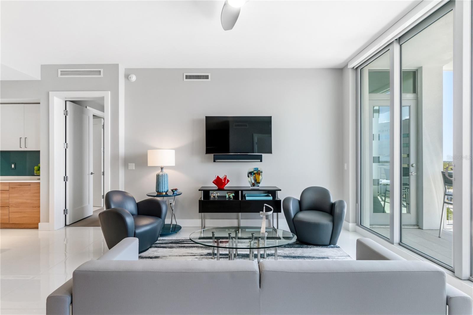 Image 6 of 42 For 111 Pineapple Avenue 905