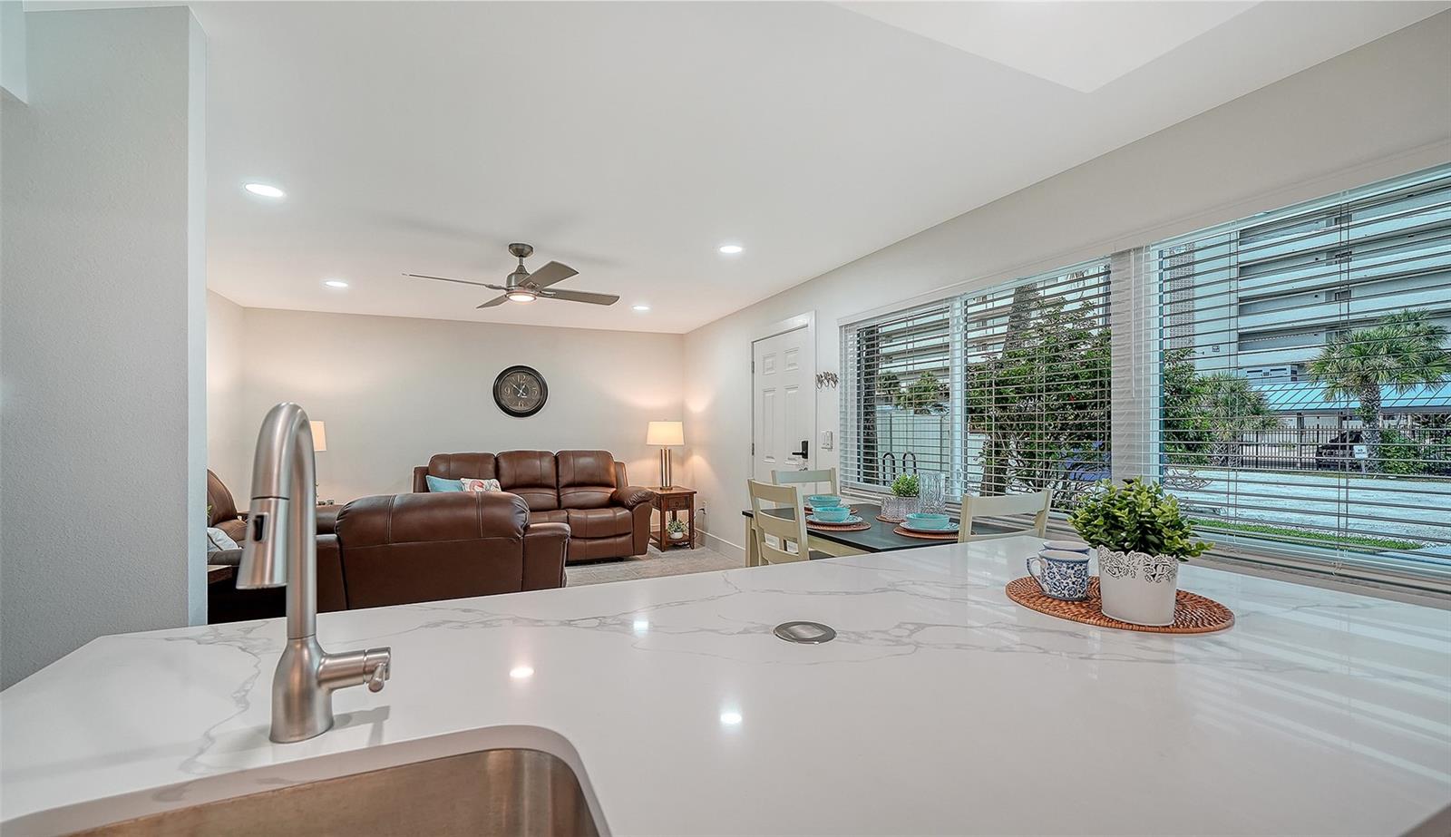 Image 13 of 36 For 5950 Midnight Pass Road 201