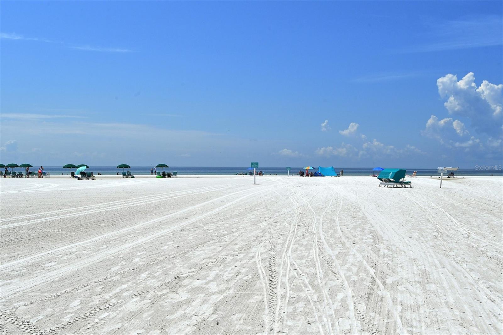 Image 35 of 36 For 5950 Midnight Pass Road 201