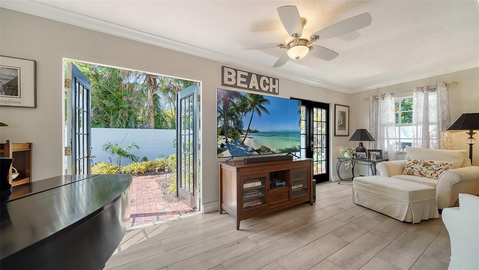 Image 21 of 44 For 3530 Flores Avenue