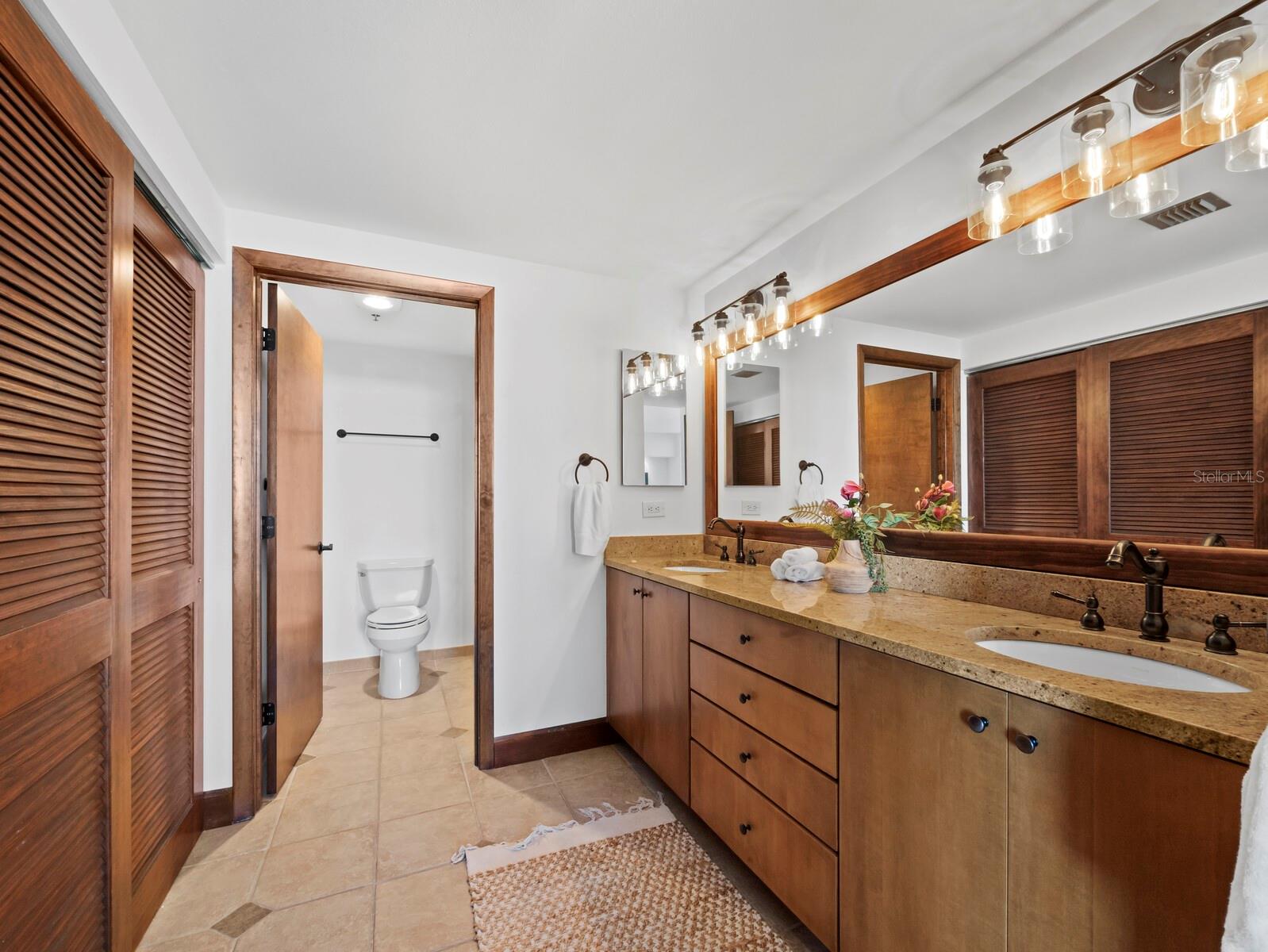 Image 18 of 55 For 1930 Harbourside Drive 136