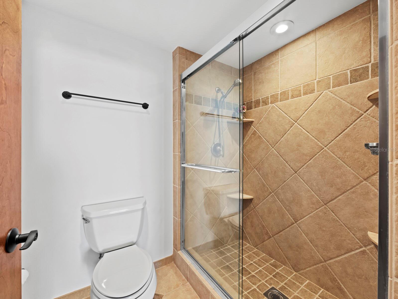 Image 19 of 55 For 1930 Harbourside Drive 136