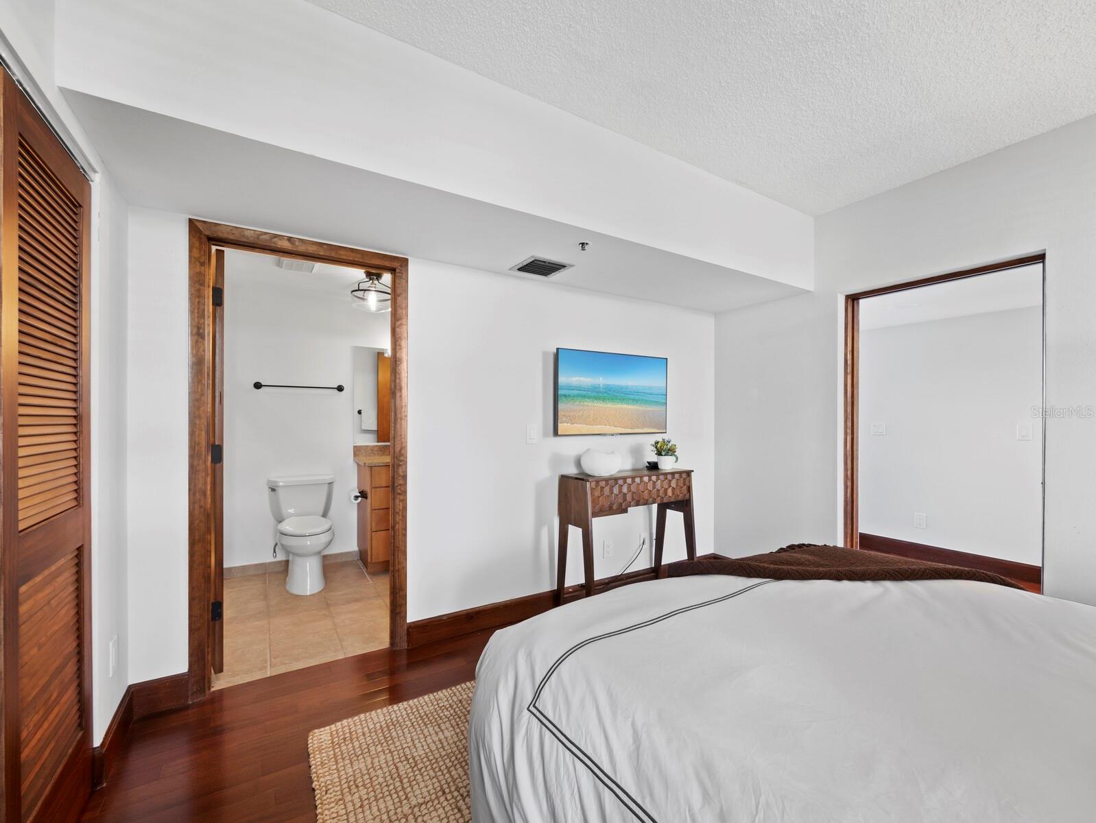 Image 22 of 55 For 1930 Harbourside Drive 136