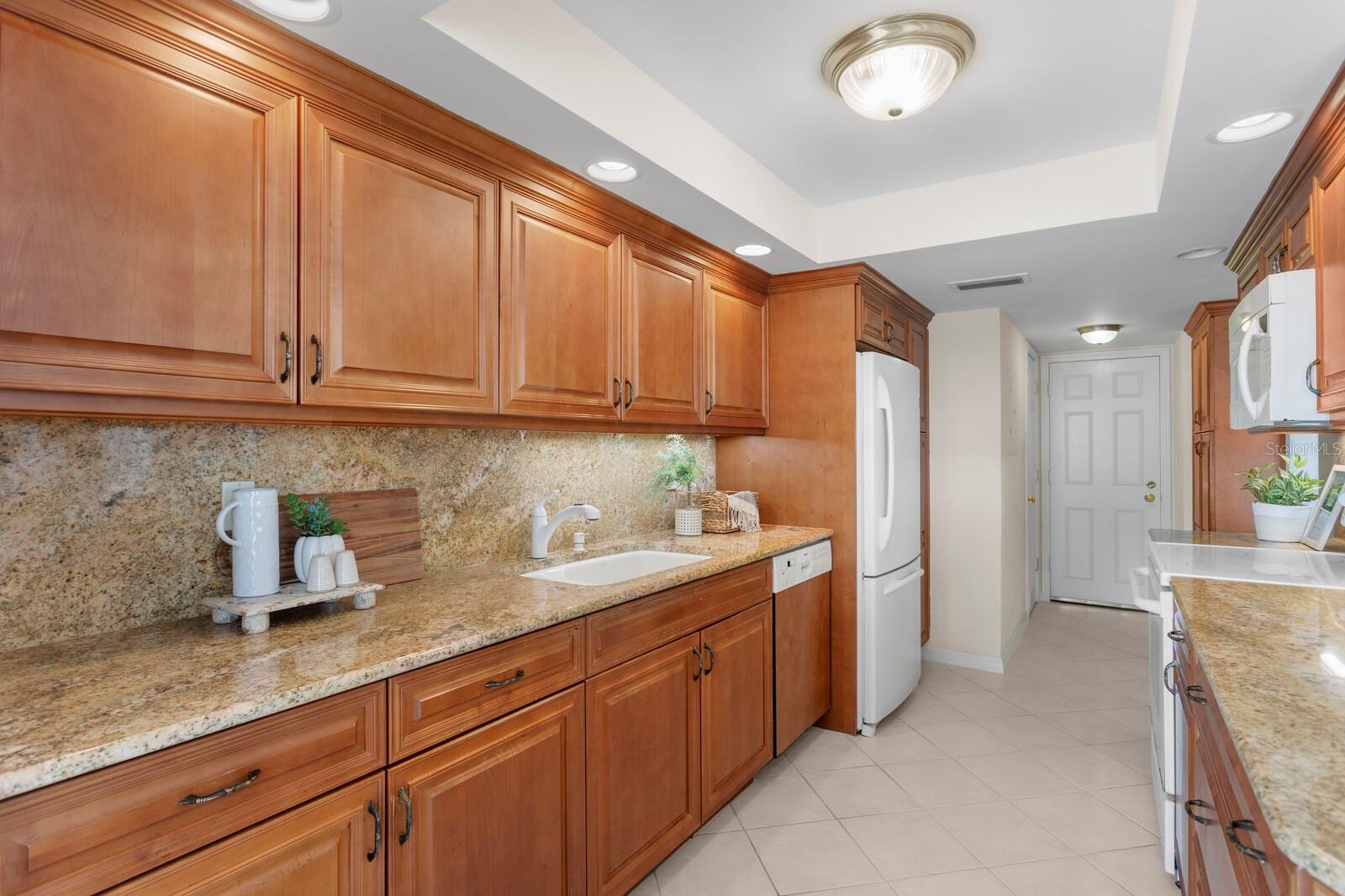 Image 13 of 36 For 1750 Benjamin Franklin Drive 9g