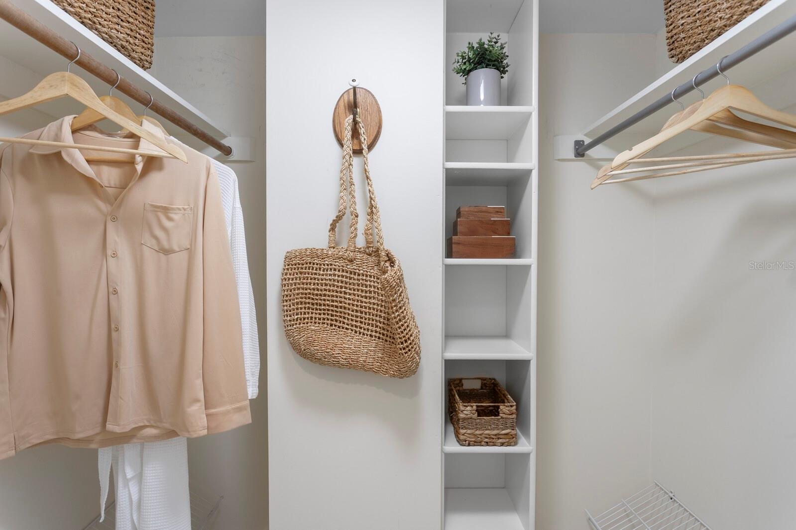 Image 21 of 36 For 1750 Benjamin Franklin Drive 9g