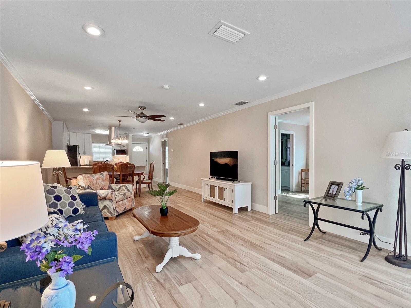 Image 16 of 49 For 9811 Hernando Court