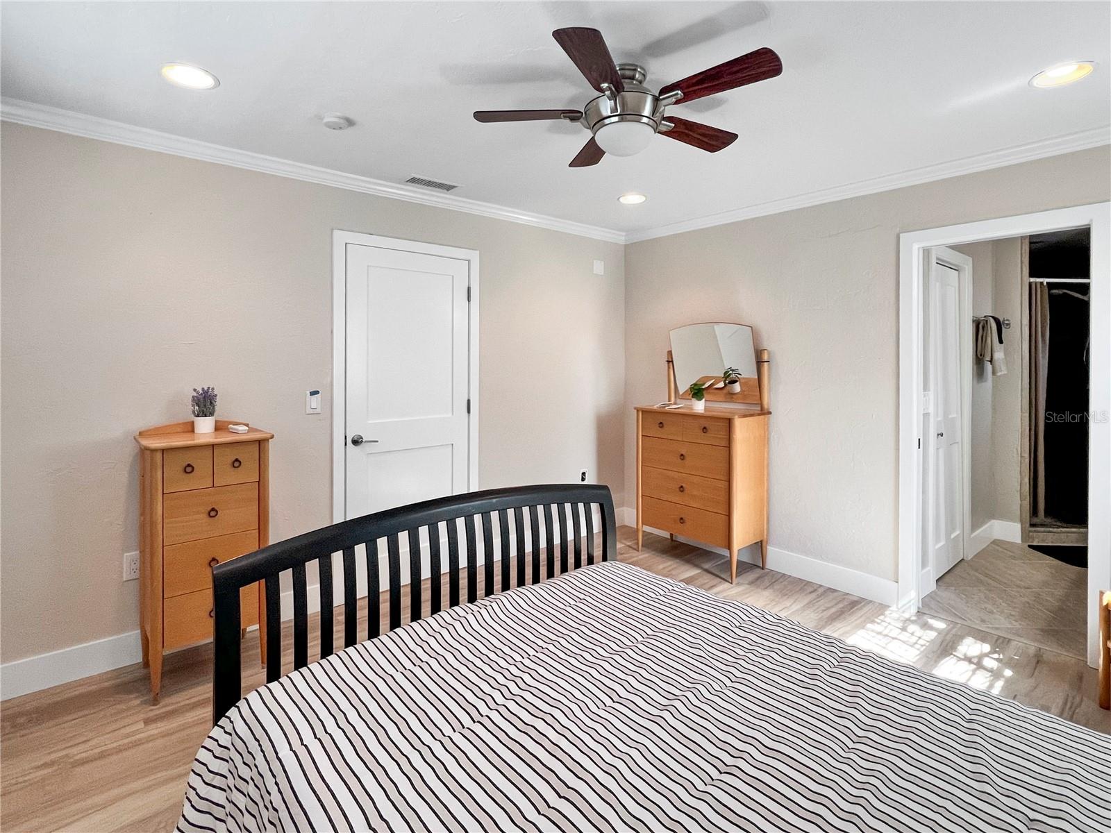 Image 20 of 49 For 9811 Hernando Court