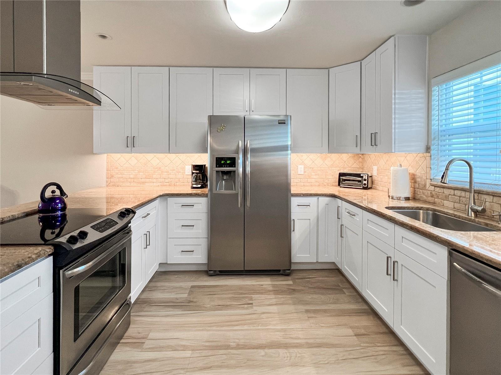 Image 3 of 49 For 9811 Hernando Court